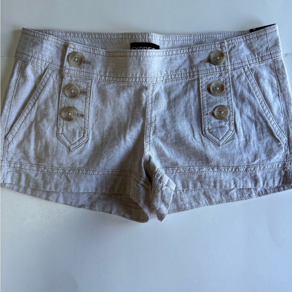 Express Women’s Low Rise Shorts. Size 6. Beige. Linen Blend. Button Accents